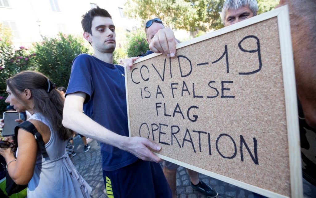Figura 2 - Fonte (https://tg24.sky.it/cronaca/2020/09/05/negazionisti-covid-manifestazione-roma#00) riportano il copyright dell'Ansa